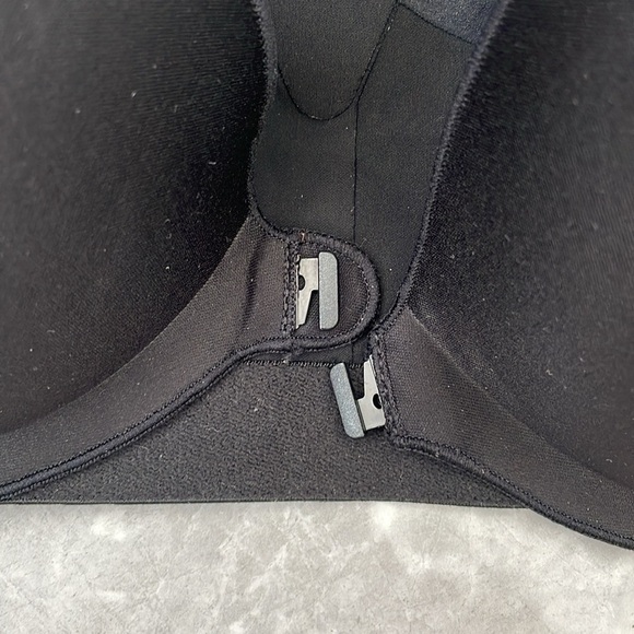 Women's Victoria’s Secret Sport Incredible Knockout Ultra Max Sports Bra 34B - Picture 9 of 16